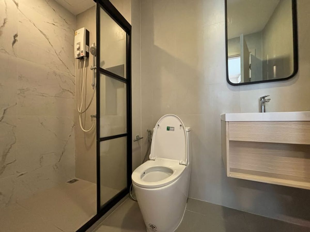 For RentCondoRamkhamhaeng, Hua Mak : 📲LineID: @Habitant (With@ Ahead)🔥For Rent Metris Rama 9 (Pet Friendly)🔥Nice room🔥