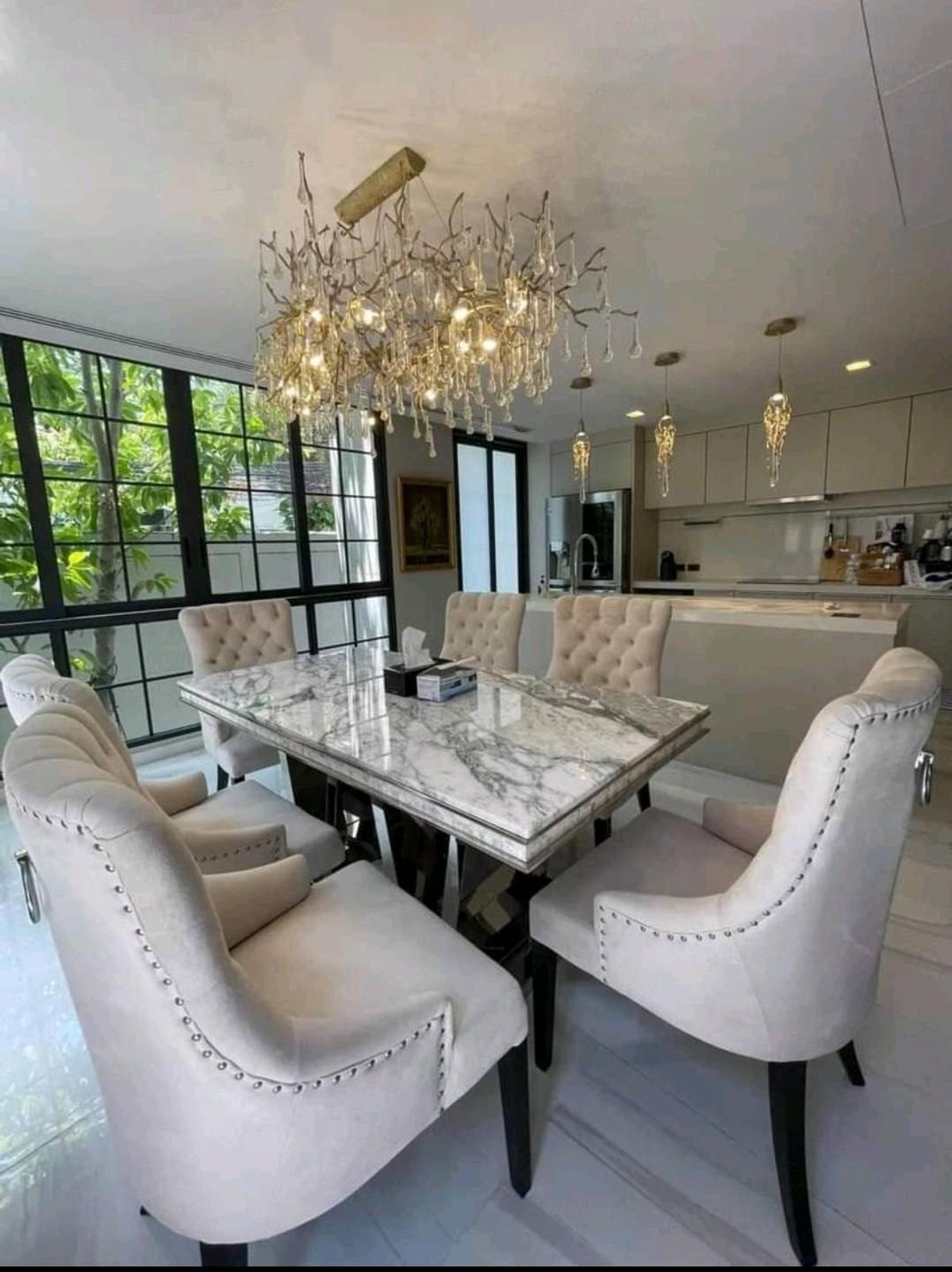 ให้เช่าทาวน์โฮมสุขุมวิท อโศก ทองหล่อ : For rent quarter 31  townhome 4 br 5 bth 1 maid rent fee 280,000 per month 