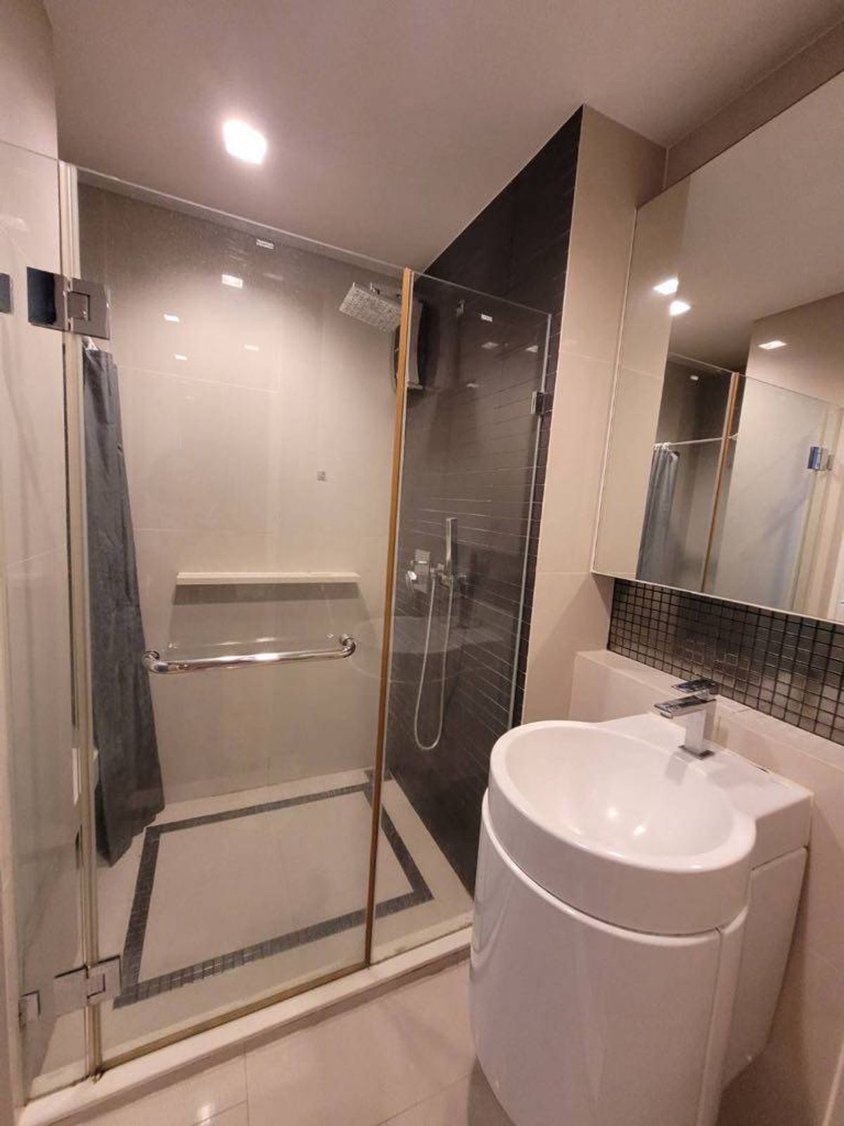 ขายคอนโดสาทร นราธิวาส : ขายด่วน One Bedroom 34.76ตร.ม. ตึก South  ชั้น 27 เพียง 5.4ล้านบาท