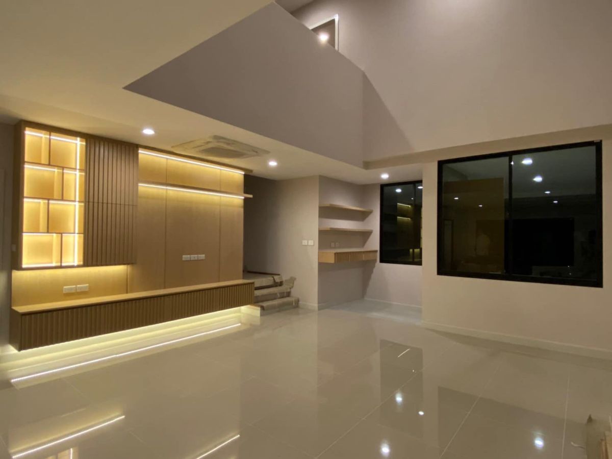 TownhomePattanakan, Srinakarin : P-2709 Urgent rent! Nirvana Define Srinakarin-Rama 9, beautiful house, modern design with