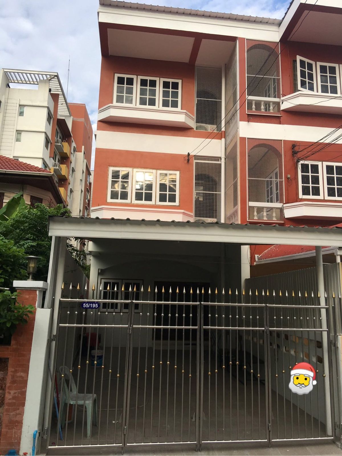 ให้เช่าทาวน์โฮมโชคชัย4 ลาดพร้าว71 : 📍ทาวน์เฮาส์ 3 ชั้น ใจกลางลาดพร้าว ซอย 29 เดินเพียง 200 ม. ถึงถนนใหญ่ ใกล้ MRT ลาดพร้าว & รถไฟฟ้าสายสีเหลือง สะดวกทุกการเดินทาง 💸ค่าเช่าเพียง 30,000 บาท/เดือน #รับต่างชาติ ❌ไม่รับจดทะเบียนบริษัท