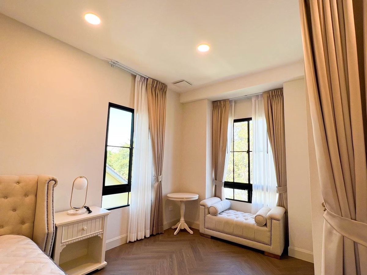 For RentTownhomePattanakan, Srinakarin : 🔥 Luxury French-Style Home for Rent at Nantawan Rama 9 | Elegantly Furnished, Prime Corner Unit Near Clubhouse — Private & Move-In Ready!
