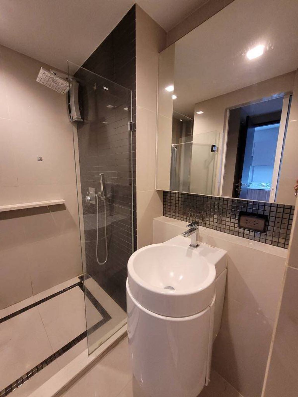 ขายคอนโดสาทร นราธิวาส : ขายด่วน One Bedroom 34.76ตร.ม. ตึก South  ชั้น 27 เพียง 5.4ล้านบาท