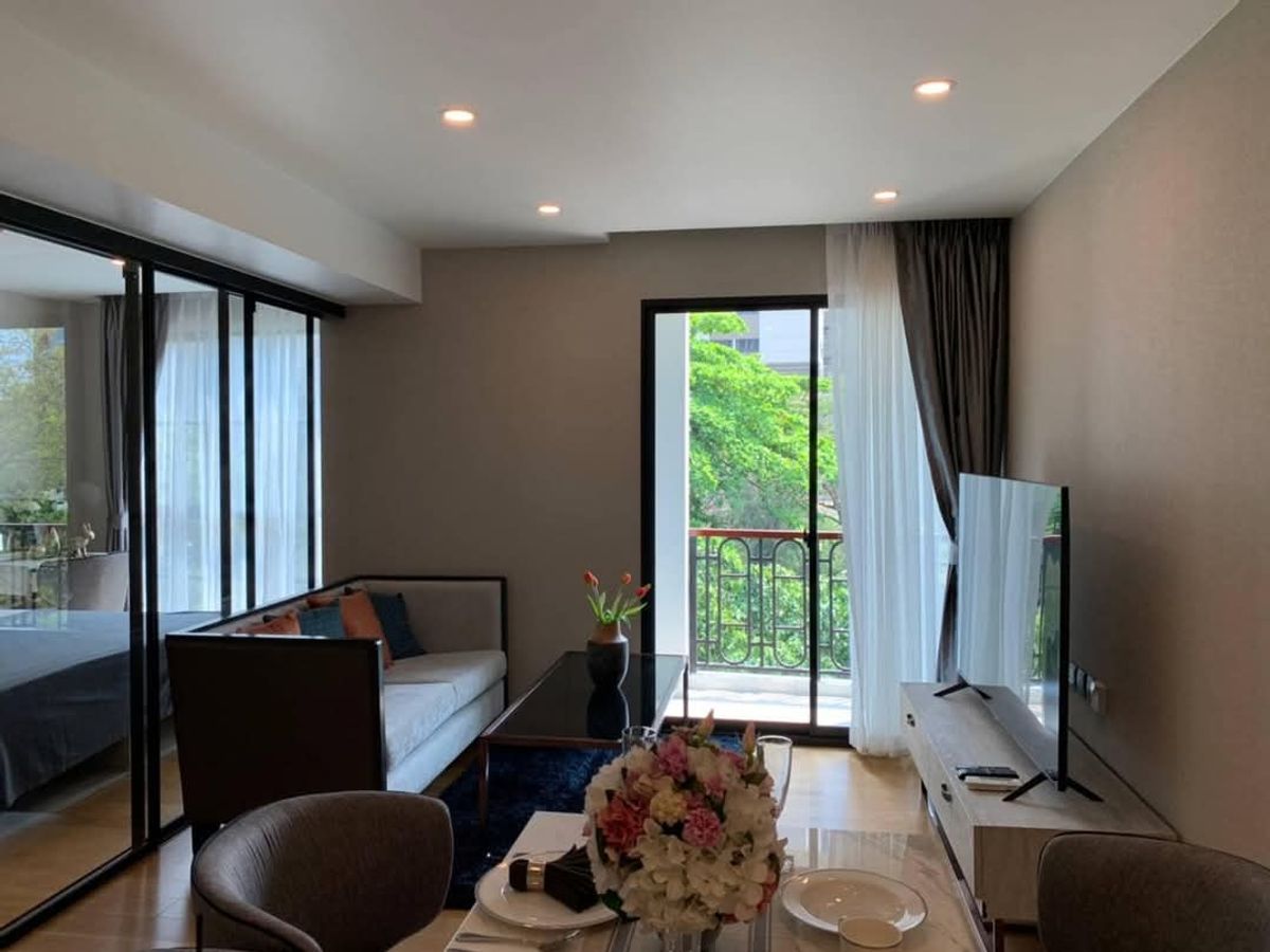 ให้เช่าคอนโดวิทยุ ชิดลม หลังสวน : 🔥🔥 Low rise for rent Na Vara Residence Lungsuan🔥🔥