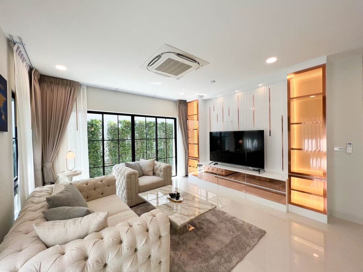 For RentTownhomePattanakan, Srinakarin : 🔥 Luxury French-Style Home for Rent at Nantawan Rama 9 | Elegantly Furnished, Prime Corner Unit Near Clubhouse — Private & Move-In Ready!