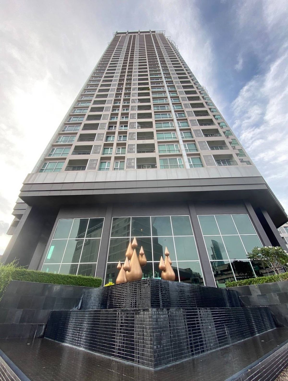 ขายคอนโดสาทร นราธิวาส : ขายด่วน One Bedroom 35.13 ตร.ม. ตึก North ชั้น 23 เพียง 5.2 ล้านบาท