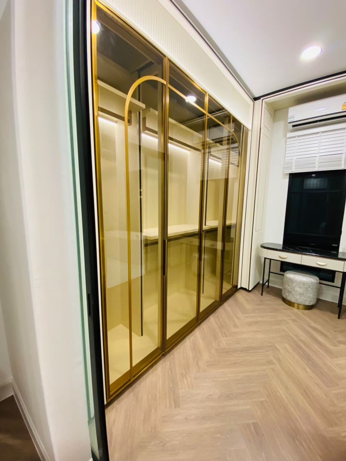 For RentTownhomePattanakan, Srinakarin : 🔥 Luxury French-Style Home for Rent at Nantawan Rama 9 | Elegantly Furnished, Prime Corner Unit Near Clubhouse — Private & Move-In Ready!