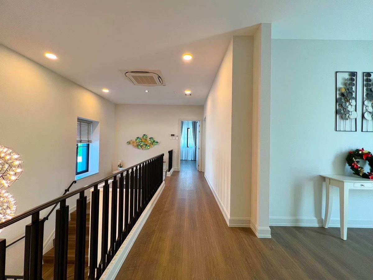 For RentTownhomePattanakan, Srinakarin : 🔥 Luxury French-Style Home for Rent at Nantawan Rama 9 | Elegantly Furnished, Prime Corner Unit Near Clubhouse — Private & Move-In Ready!