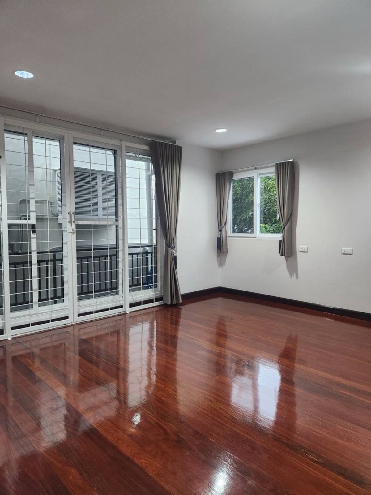 ขายบ้านสุขุมวิท อโศก ทองหล่อ : ขายบ้านเดี่ยว 2 ชั้น ถ.สุขุมวิท 65 ชัยพฤกษ์  