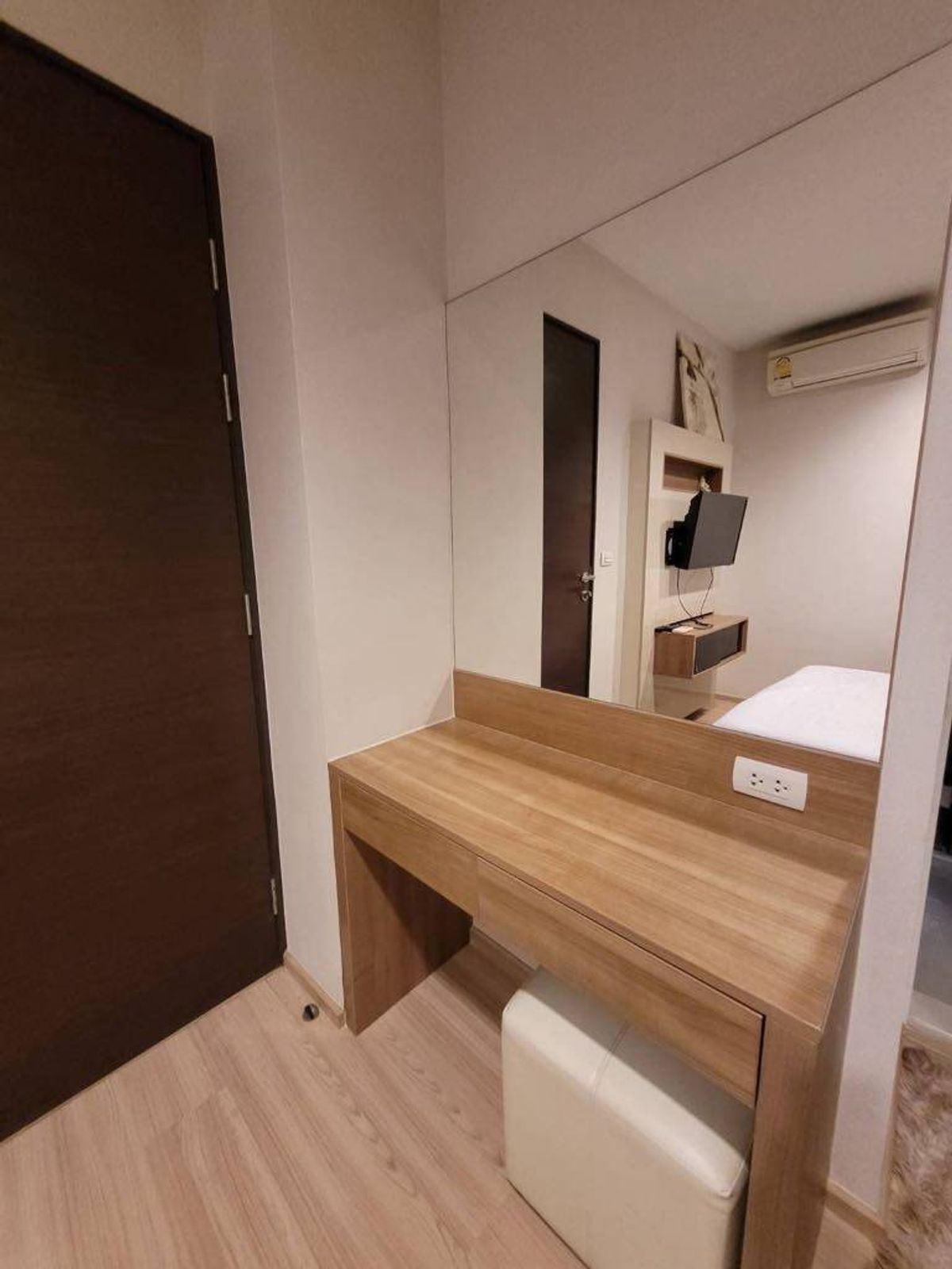 ขายคอนโดสาทร นราธิวาส : ขายด่วน One Bedroom 34.76ตร.ม. ตึก South  ชั้น 27 เพียง 5.4ล้านบาท