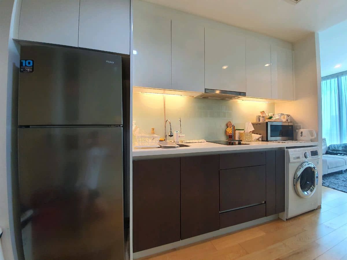 For RentCondoSathorn, Narathiwat : For rent 📍 The Breeze Narathiwas 📍 Fully furnished and equipped with electrical appliances, near BTS Chong Nonsi