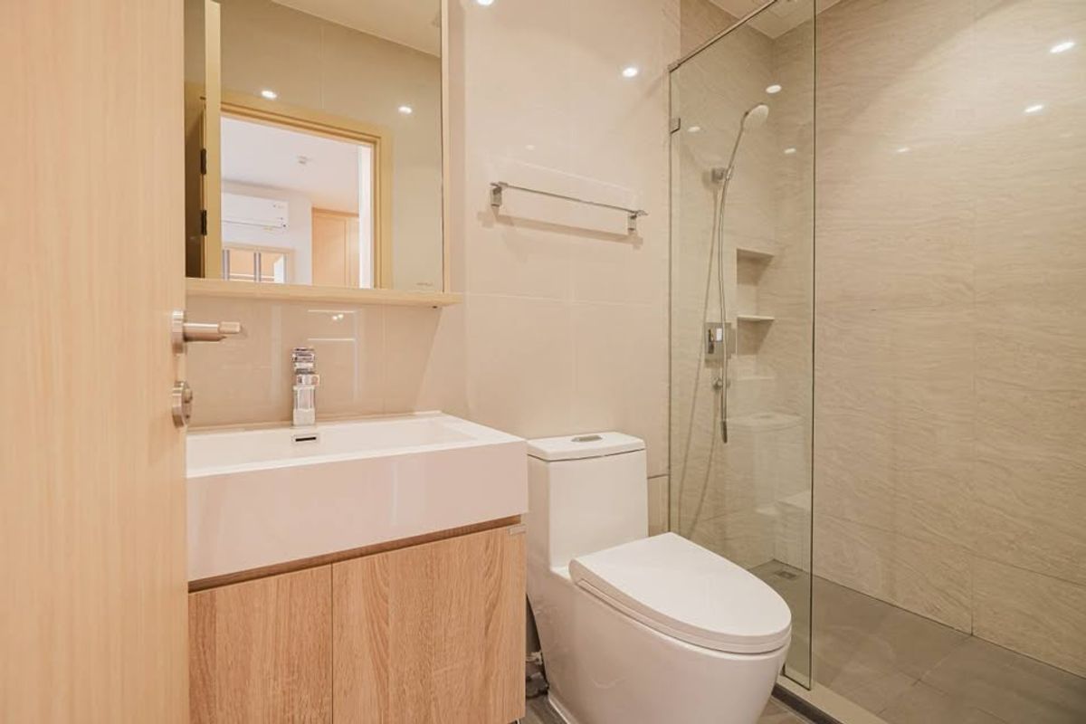 ให้เช่าคอนโดสุขุมวิท อโศก ทองหล่อ : ห้องแรร์สไตล์ญี่ปุ่น! ให้เช่า Maru Ekamai 2 | 2 ห้องนอน 60 ตร.ม. ชั้น 20 วิวโล่ง เฟอร์ไม้แท้บิ้วอินสวยละมุน | 68,000 บาท/เดือน | เลี้ยงสัตว์ได้ | รหัส T1709