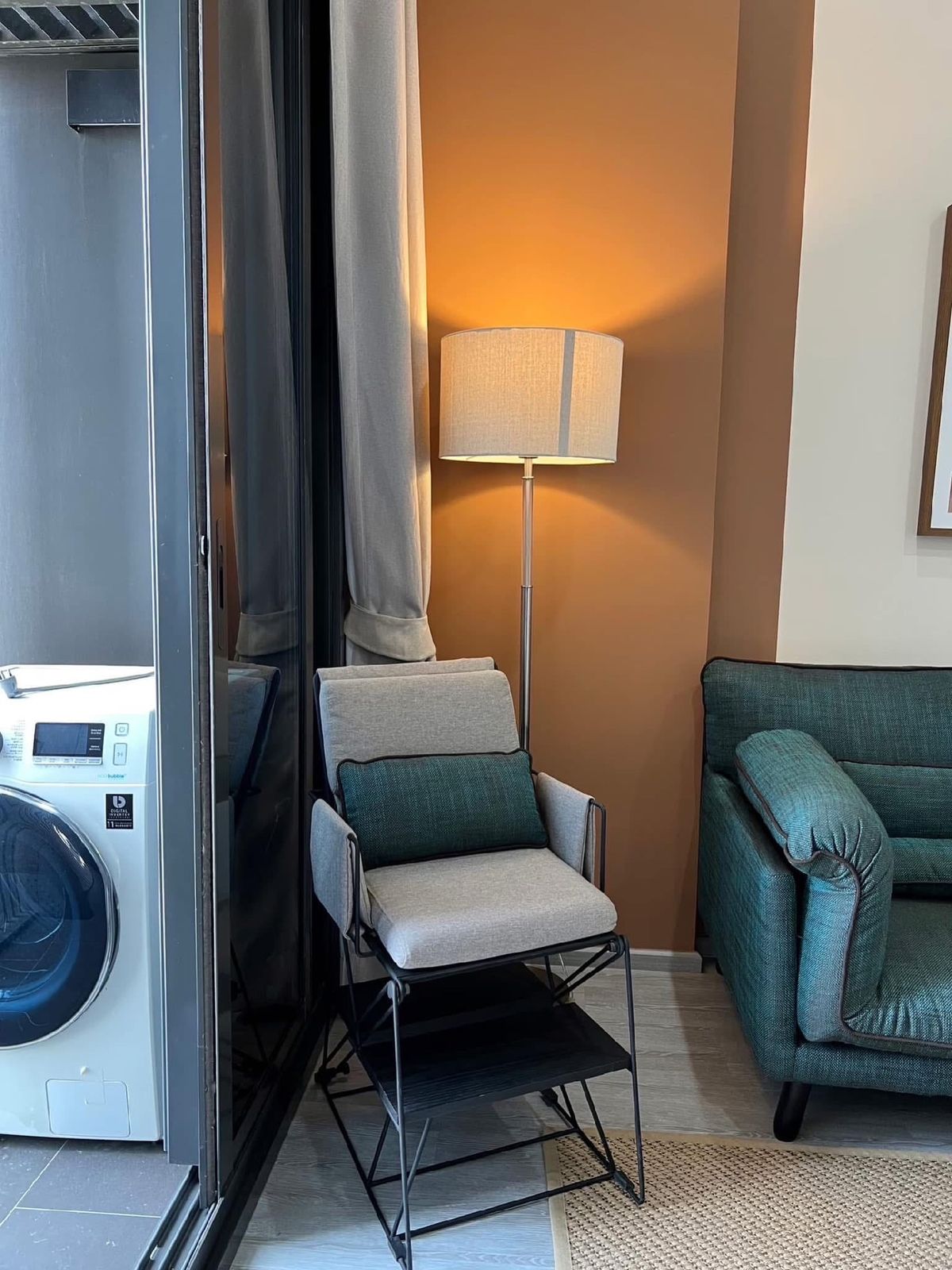 For RentCondoOnnut, Udomsuk : Luxurious condo for rent, 3.4 meters ceiling height, only 250 meters from BTS Punnawithi, near True Digital Park. The Line Condo Sukhumvit 101 