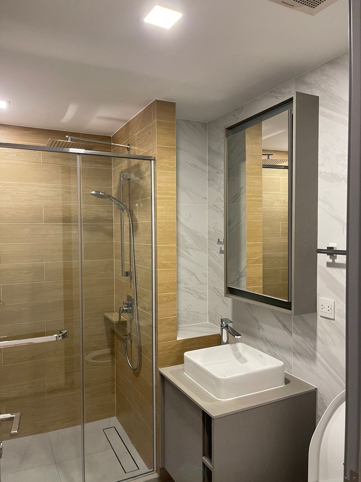 ขายคอนโดสุขุมวิท อโศก ทองหล่อ : For Sale: Condo Taka Haus Ekkamai (S15-9316)