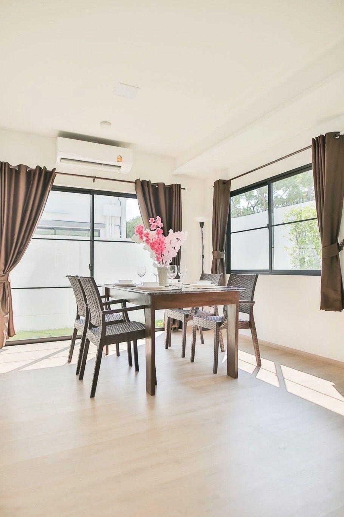 ให้เช่าทาวน์โฮมบางนา แบริ่ง ลาซาล : ✅ House for Rent ✅ Indy 5 Bangna KM.7 🔥close to mega bangna