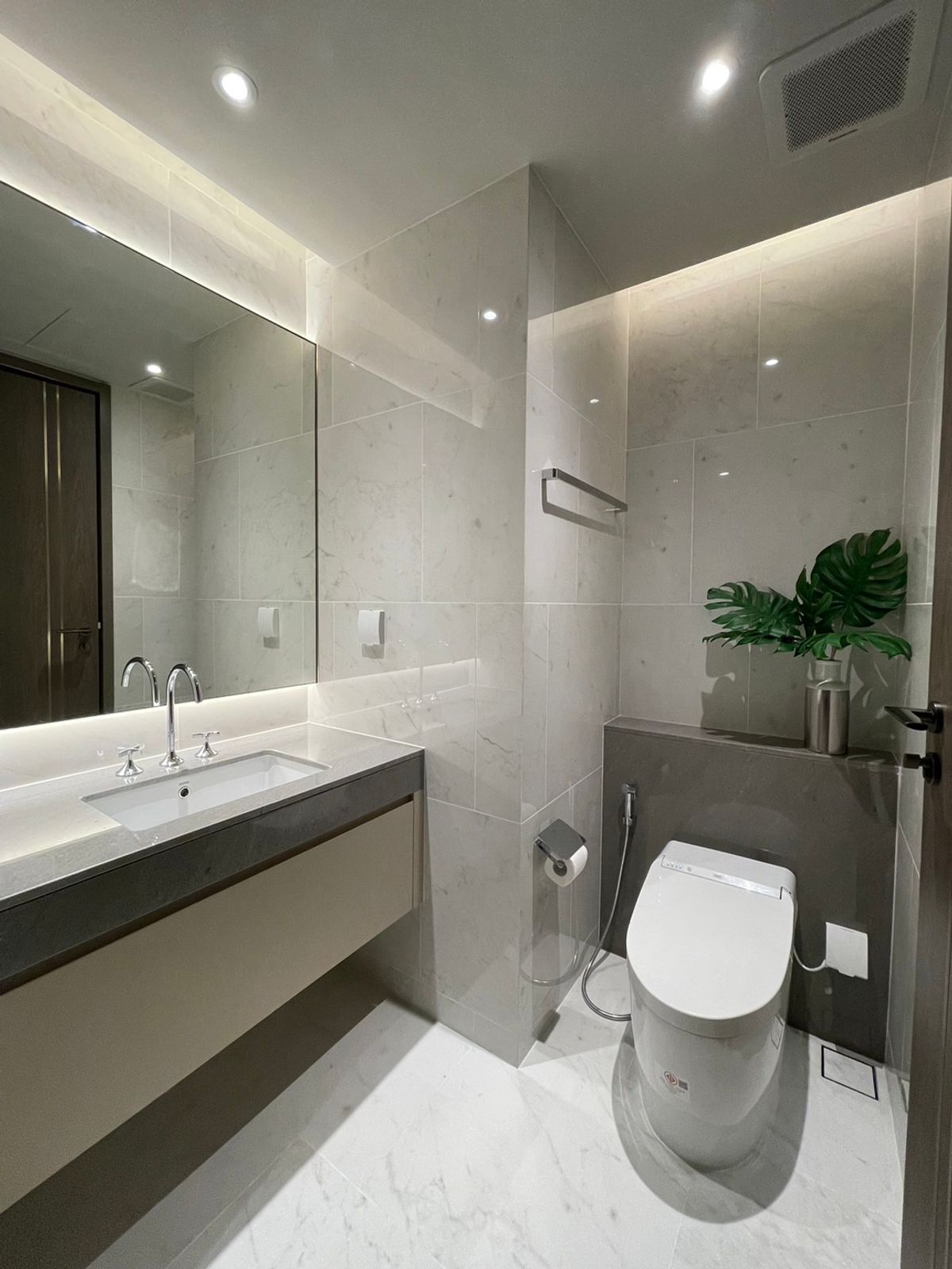 For SaleCondoWitthayu, Chidlom, Langsuan, Ploenchit : ✨Tonson One Residence✨1 bedroom, 1 bathroom, size 57 sq m, near BTS Ploenchit Tel.0982645161 