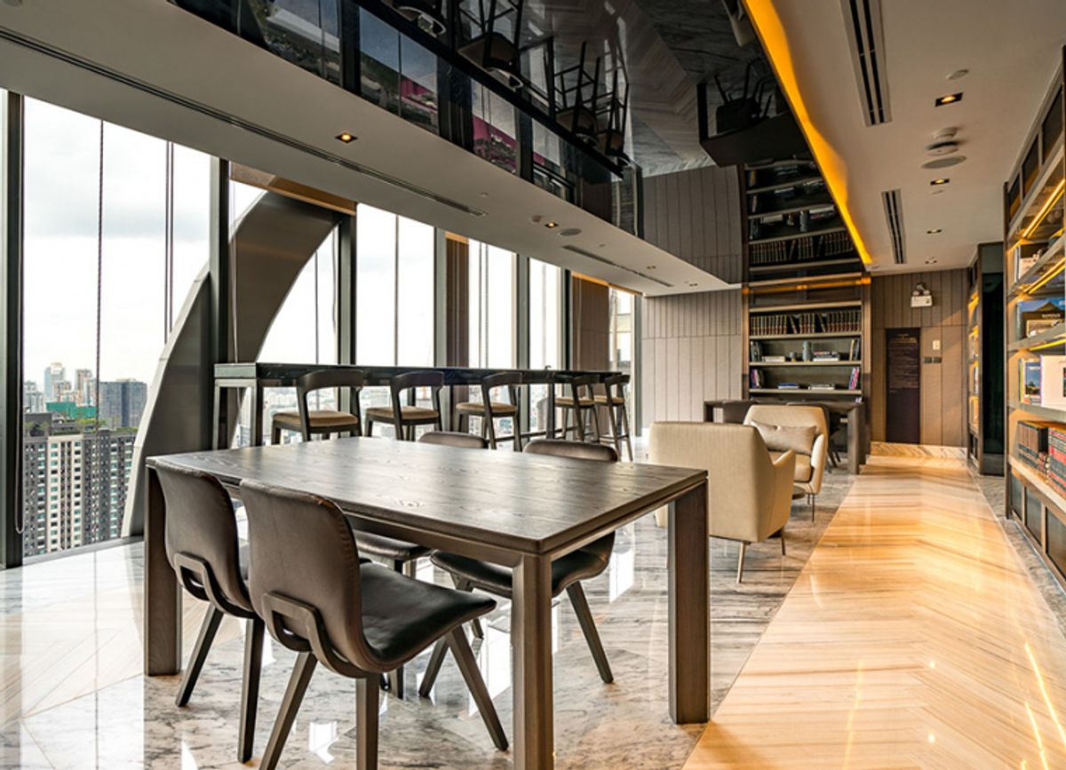 ขายคอนโดพระราม 9 เพชรบุรีตัดใหม่ RCA : Penthouse Rare unit!!! ห้องใหญ่หายาก ชั้นสูงมาก แต่งสวยอลังการ ทำเลดี ตอบโจทย์ทุกไลฟ์สไตล์ ✨THE ESSE at SINGHA COMPLEX✨3 ห้องนอน 4 ห้องน้ำ ขนาด 244 ตร.ม ใกล้ BTS เพชรบุรี Tel.0982645161 