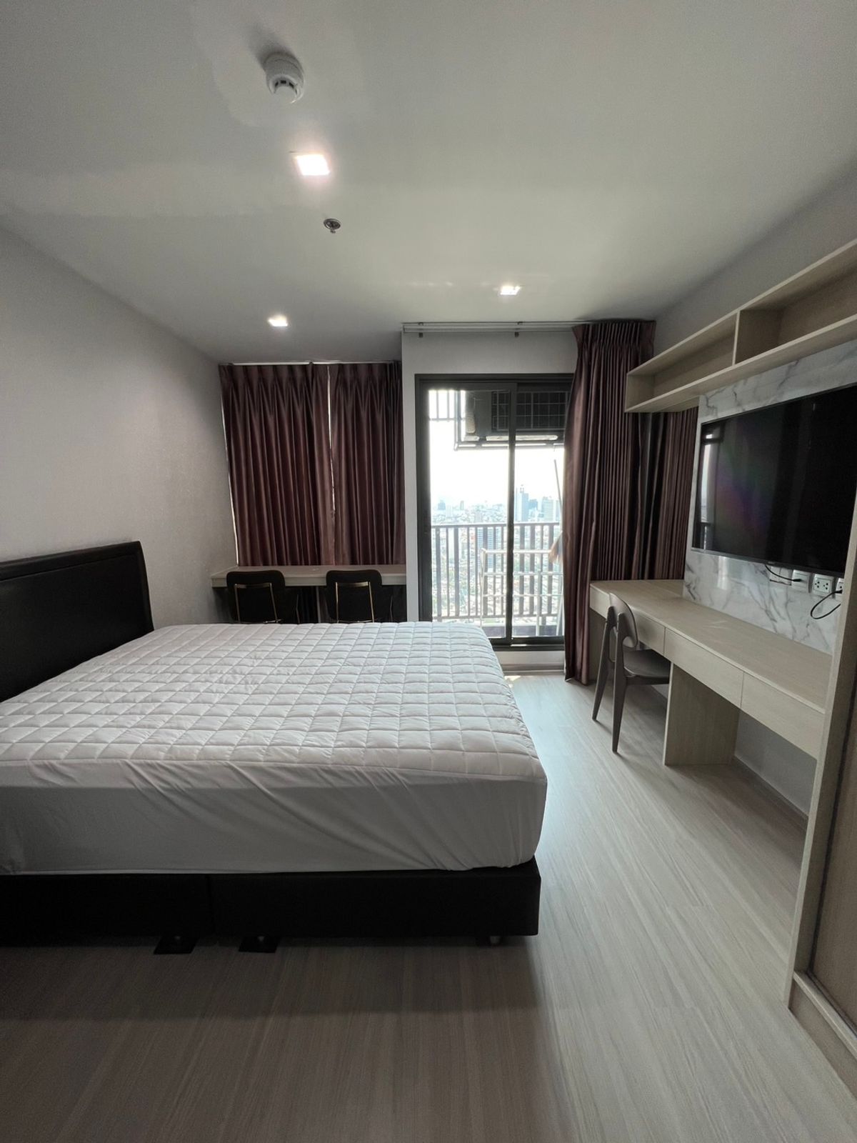 ให้เช่าคอนโดลาดพร้าว เซ็นทรัลลาดพร้าว : for rent condo Life ladprao (S15-40619) 