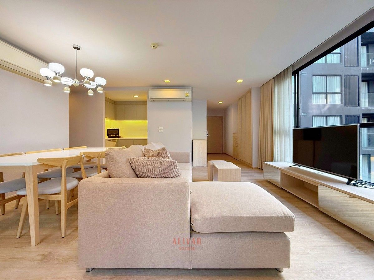 For RentCondoSukhumvit, Asoke, Thonglor : RC050425 Condo Newly Renovated Fully Furnished Liv @ 49 near BTS Thonglor