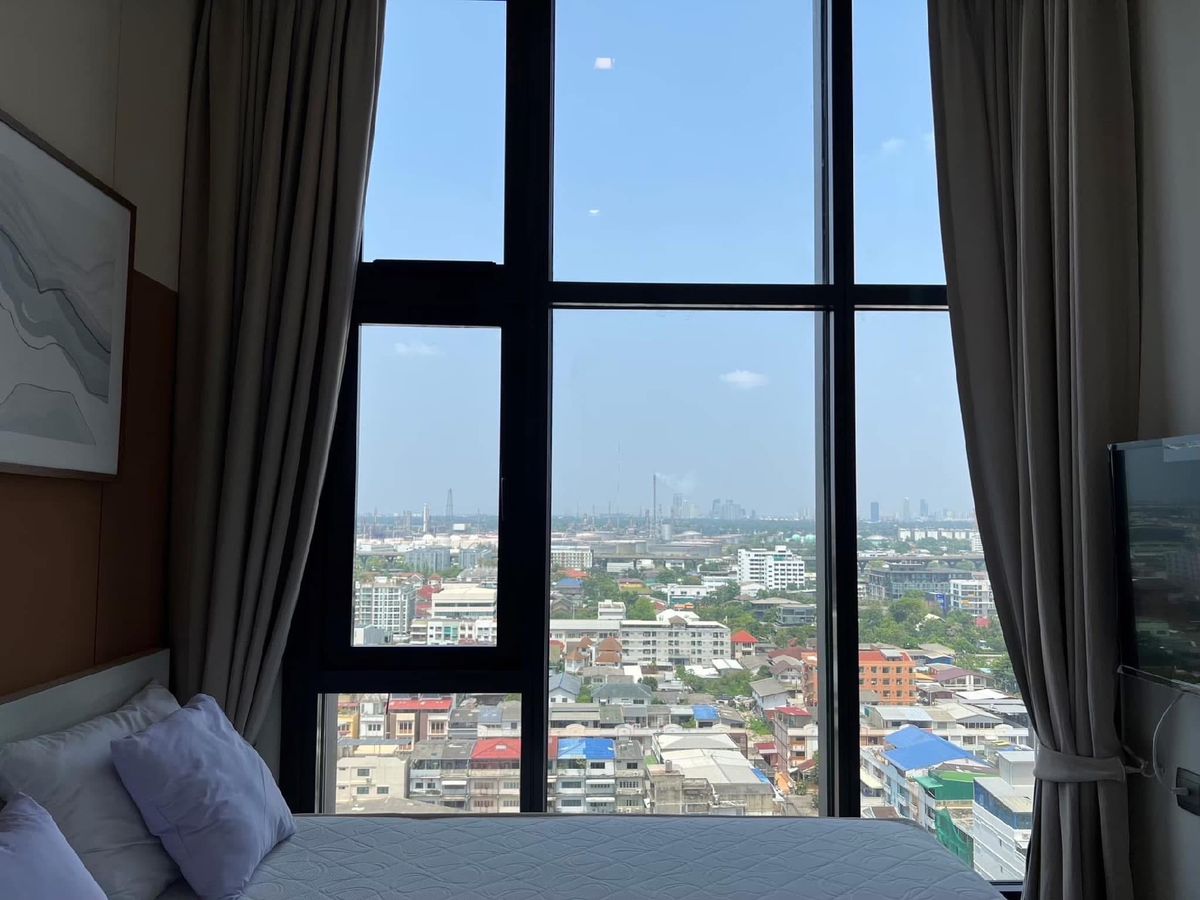 For RentCondoOnnut, Udomsuk : Luxurious condo for rent, 3.4 meters ceiling height, only 250 meters from BTS Punnawithi, near True Digital Park. The Line Condo Sukhumvit 101 