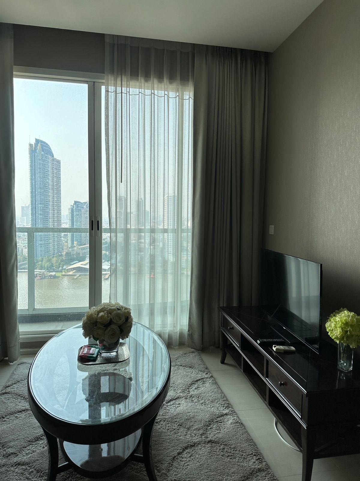 คอนโดสาทร นราธิวาส : ขาย - ให้เช่า คอนโด แม่น้ำเรสซิเดนท์ Menam Residences 1 นอน 1 น้ำ พื้นที่ 44 ตรม. วิวโค้งแม่น้ำเจ้าพระยา