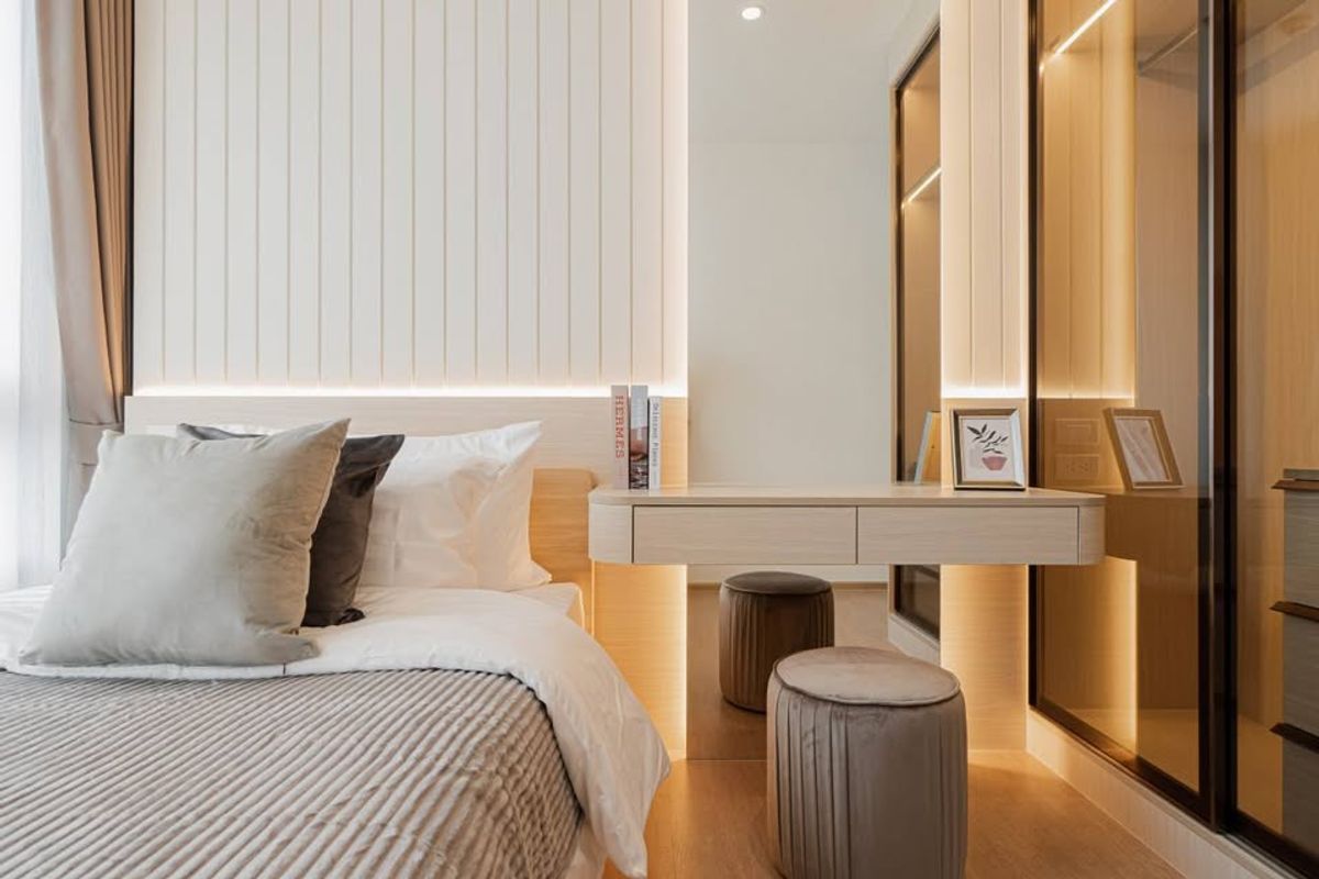 ให้เช่าคอนโดสุขุมวิท อโศก ทองหล่อ : ห้องแรร์สไตล์ญี่ปุ่น! ให้เช่า Maru Ekamai 2 | 2 ห้องนอน 60 ตร.ม. ชั้น 20 วิวโล่ง เฟอร์ไม้แท้บิ้วอินสวยละมุน | 68,000 บาท/เดือน | เลี้ยงสัตว์ได้ | รหัส T1709