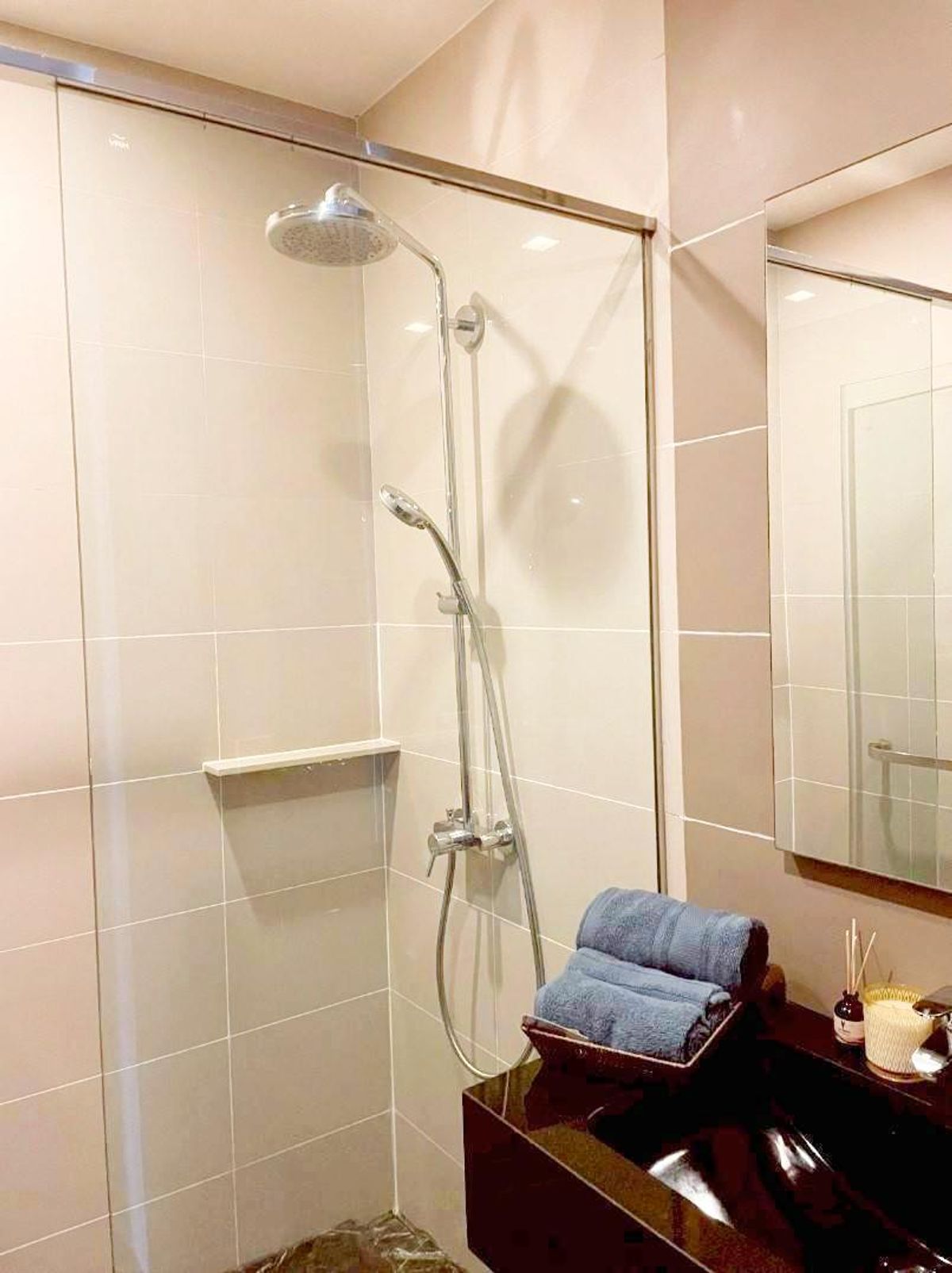 ขายคอนโดสุขุมวิท อโศก ทองหล่อ : ขาย Edge สุขุมวิท 23 1 ห้องนอน 30.5 ตร.ม. รีโนเวทใหม่ เฟอร์นิเจอร์ครบ