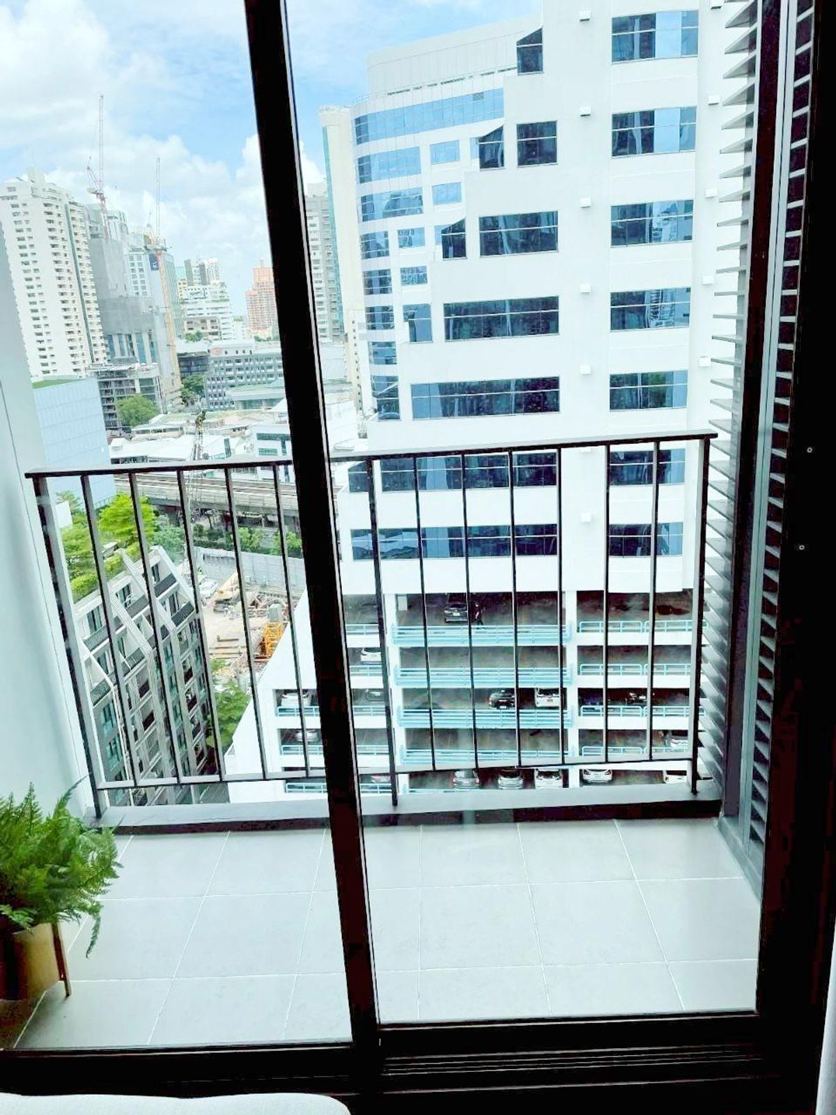 ขายคอนโดสุขุมวิท อโศก ทองหล่อ : ขาย Edge สุขุมวิท 23 1 ห้องนอน 30.5 ตร.ม. รีโนเวทใหม่ เฟอร์นิเจอร์ครบ