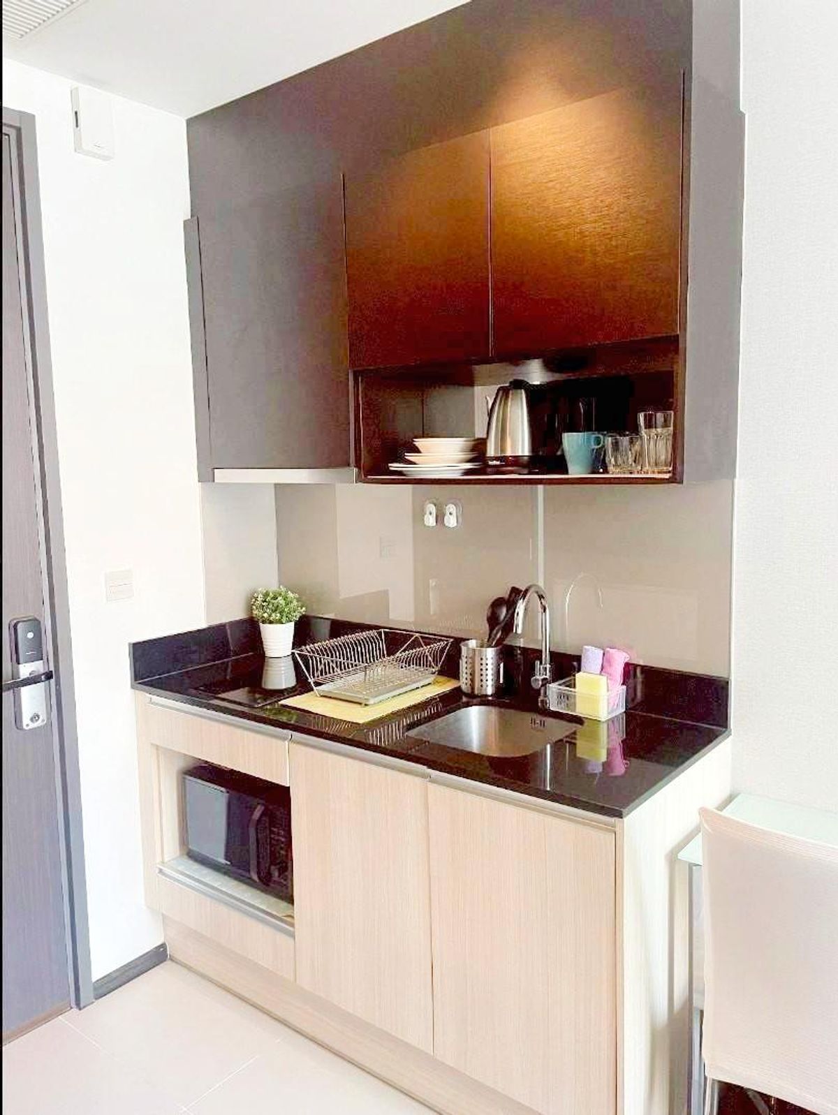 ขายคอนโดสุขุมวิท อโศก ทองหล่อ : ขาย Edge สุขุมวิท 23 1 ห้องนอน 30.5 ตร.ม. รีโนเวทใหม่ เฟอร์นิเจอร์ครบ