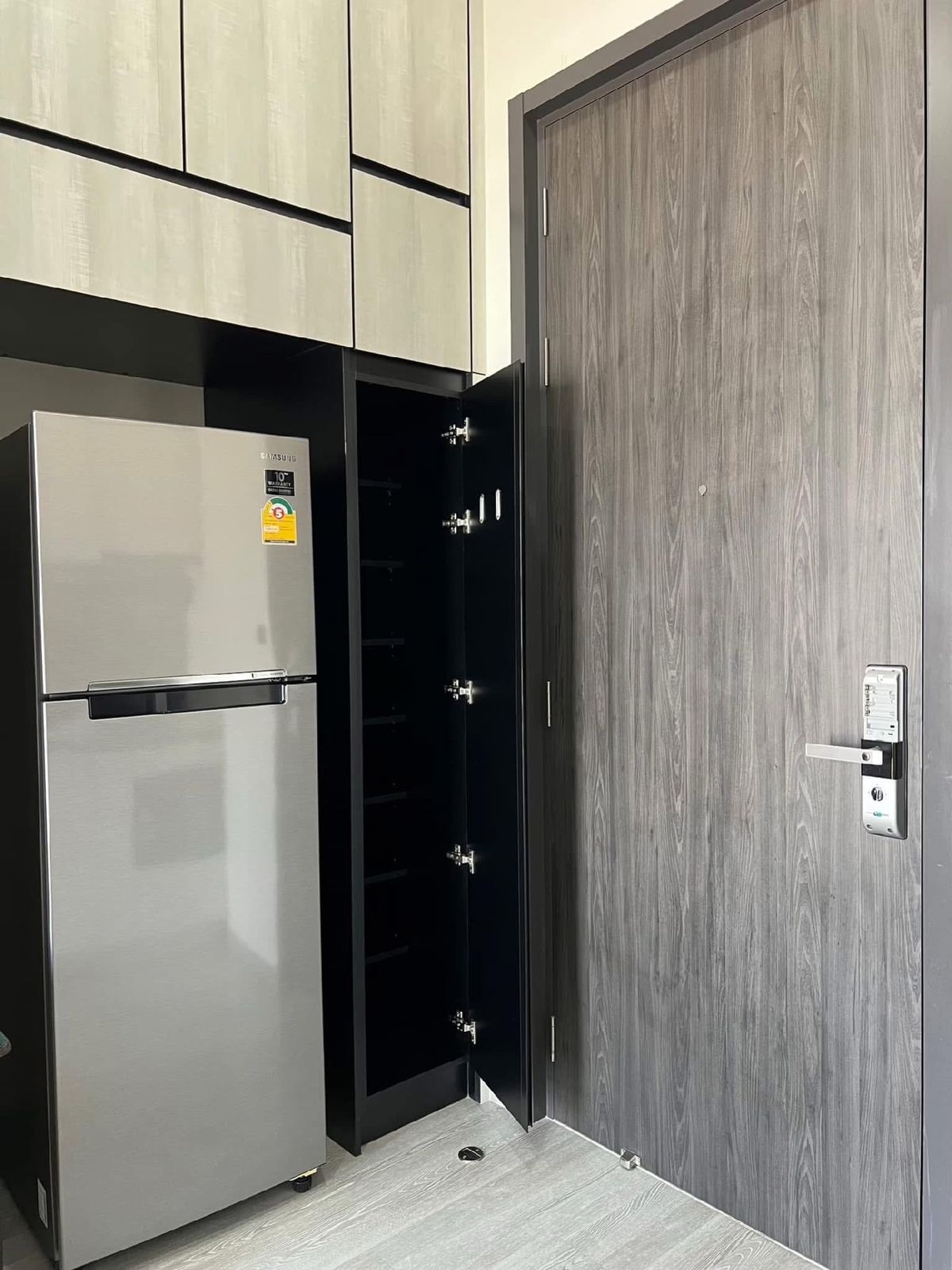 For RentCondoOnnut, Udomsuk : Luxurious condo for rent, 3.4 meters ceiling height, only 250 meters from BTS Punnawithi, near True Digital Park. The Line Condo Sukhumvit 101 