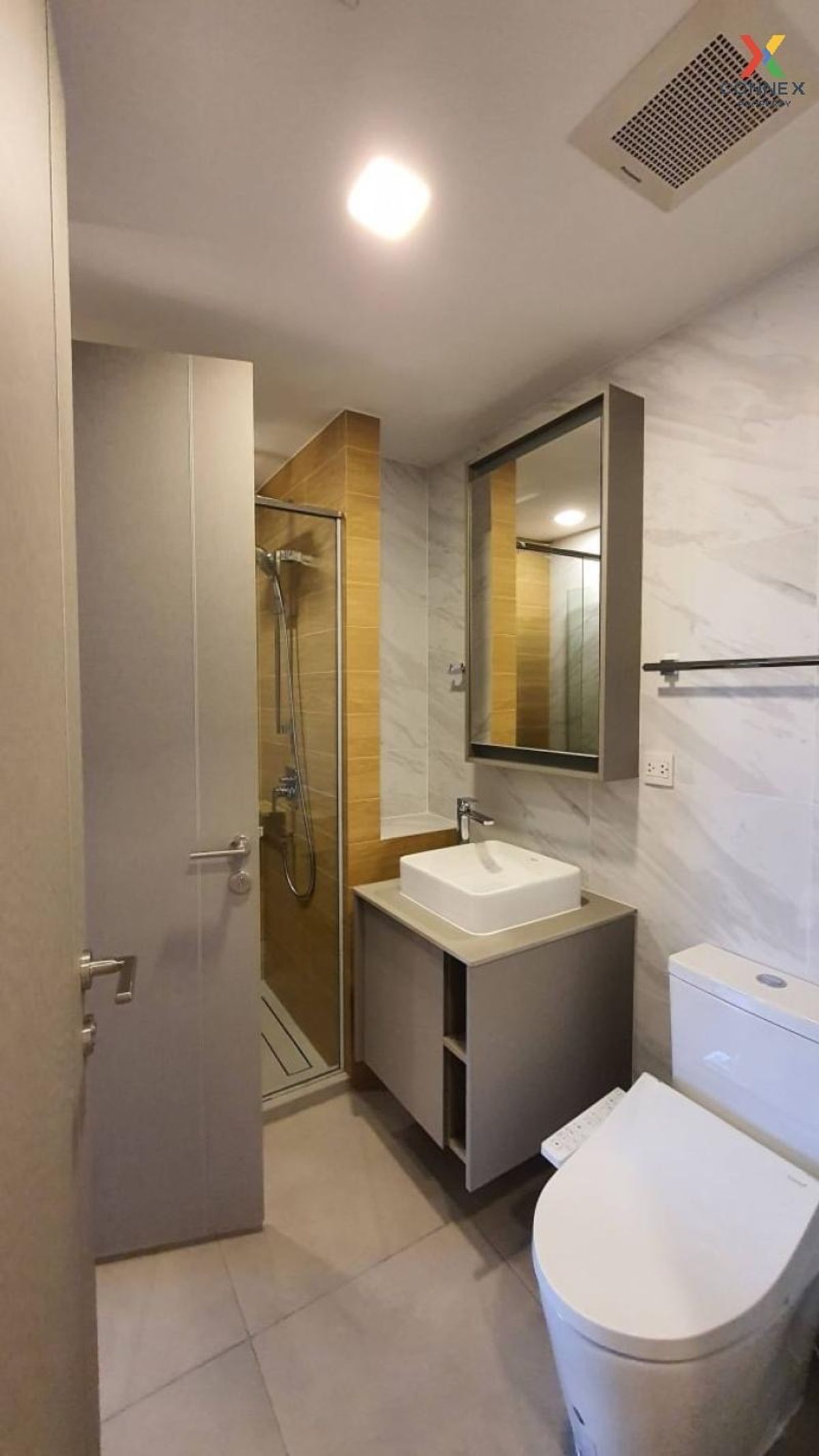 ขายคอนโดสุขุมวิท อโศก ทองหล่อ : For Sale: Condo Taka Haus Ekkamai (S15-9316)