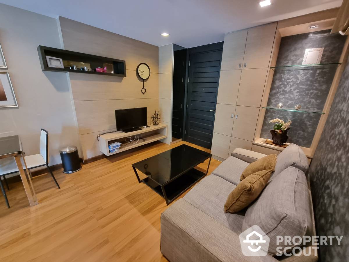 ขายคอนโดสุขุมวิท อโศก ทองหล่อ : คอนโด 1-ห้องนอน ที่ ดิ แอมมิธิส สุขุมวิท 39 ใกล้ BTS พร้อมพงษ์