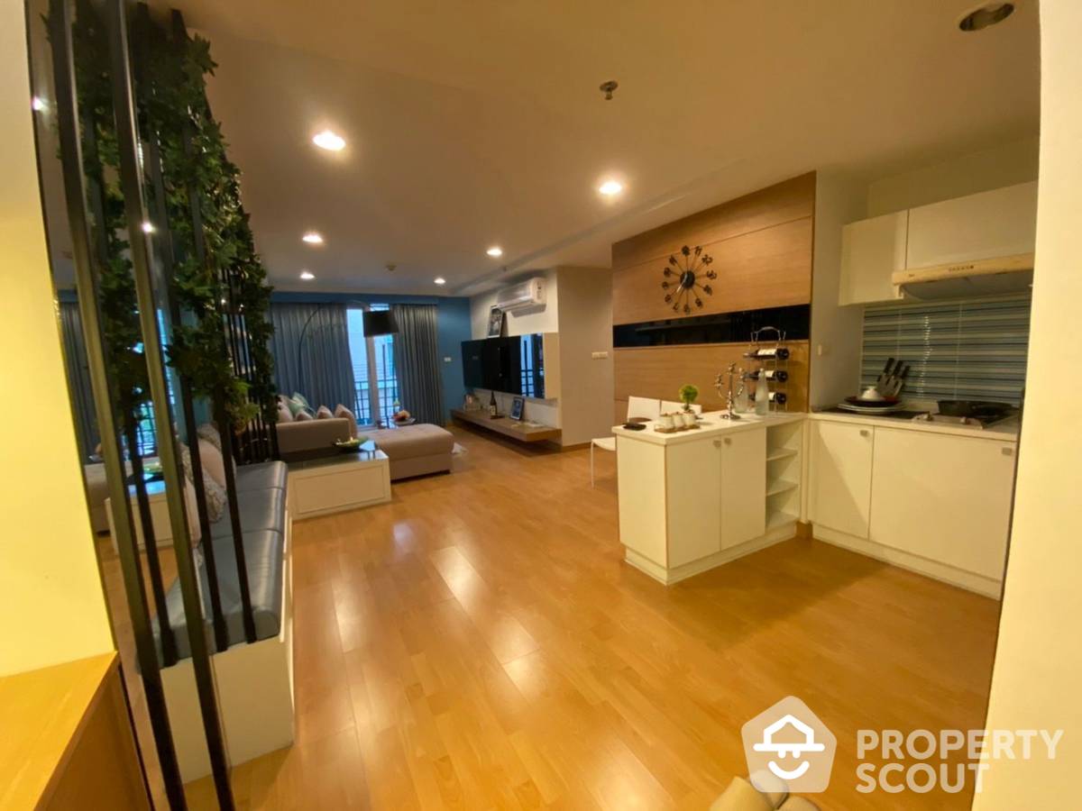 For SaleCondoSathorn, Narathiwat : 3-BR Condo at Resorta Yen-Akat near MRT Khlong Toei
