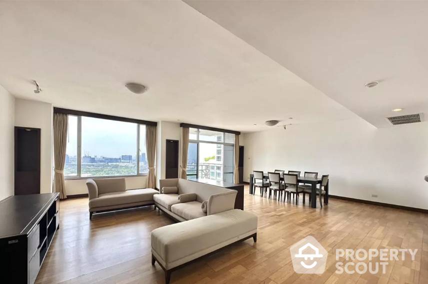 For SaleCondoWitthayu, Chidlom, Langsuan, Ploenchit : 4-BR Condo at All Seasons Mansion Condominium near BTS Phloen Chit
