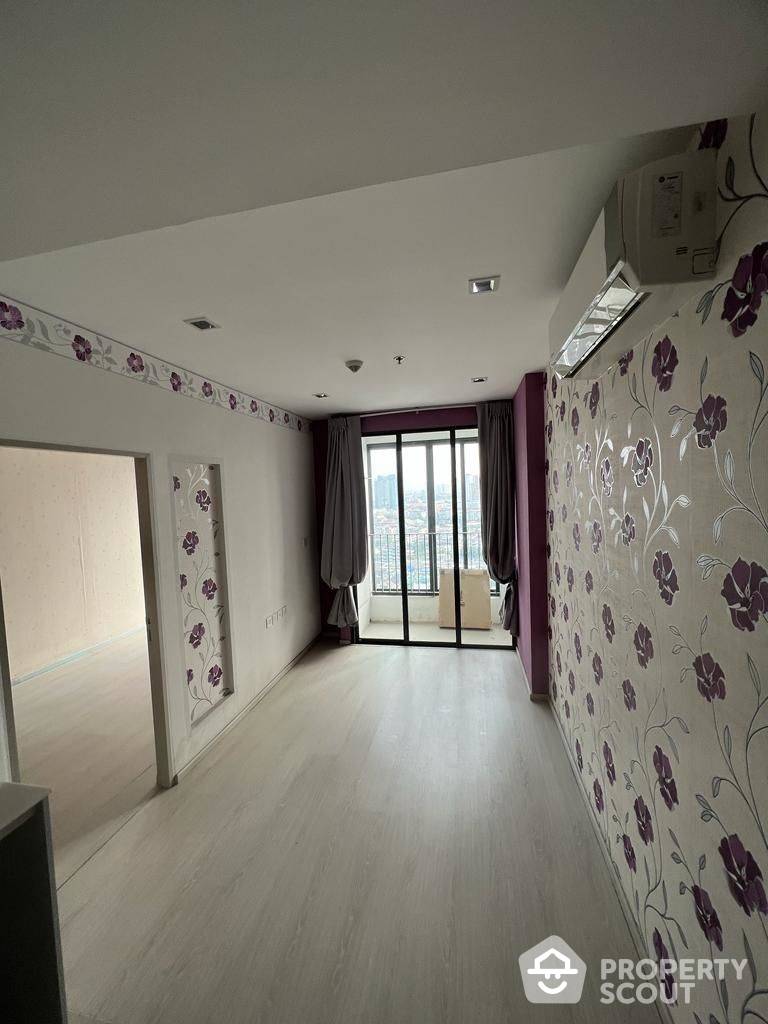 For SaleCondoWongwianyai, Charoennakor : 1-BR Condo at Ideo Mobi Sathorn near BTS Krung Thon Buri