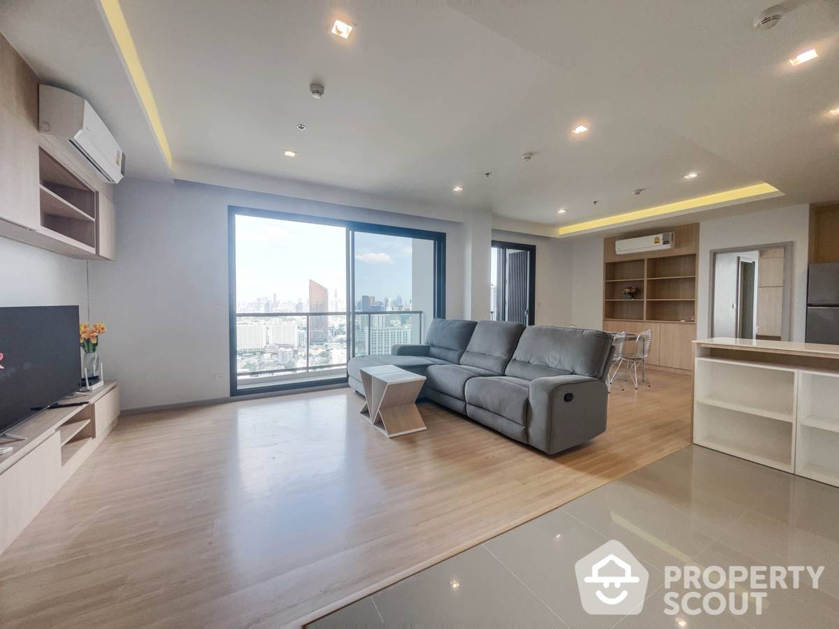 For SaleCondoSapankwai,Jatujak : Very rare 3 bedroom Penthouse for sale at M Jatuchak