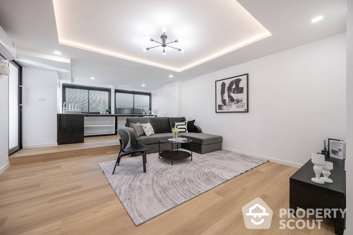 For SaleCondoRatchadapisek, Huaikwang, Suttisan : 3-BR Condo at T.V.C. Condominium near MRT Huai Khwang