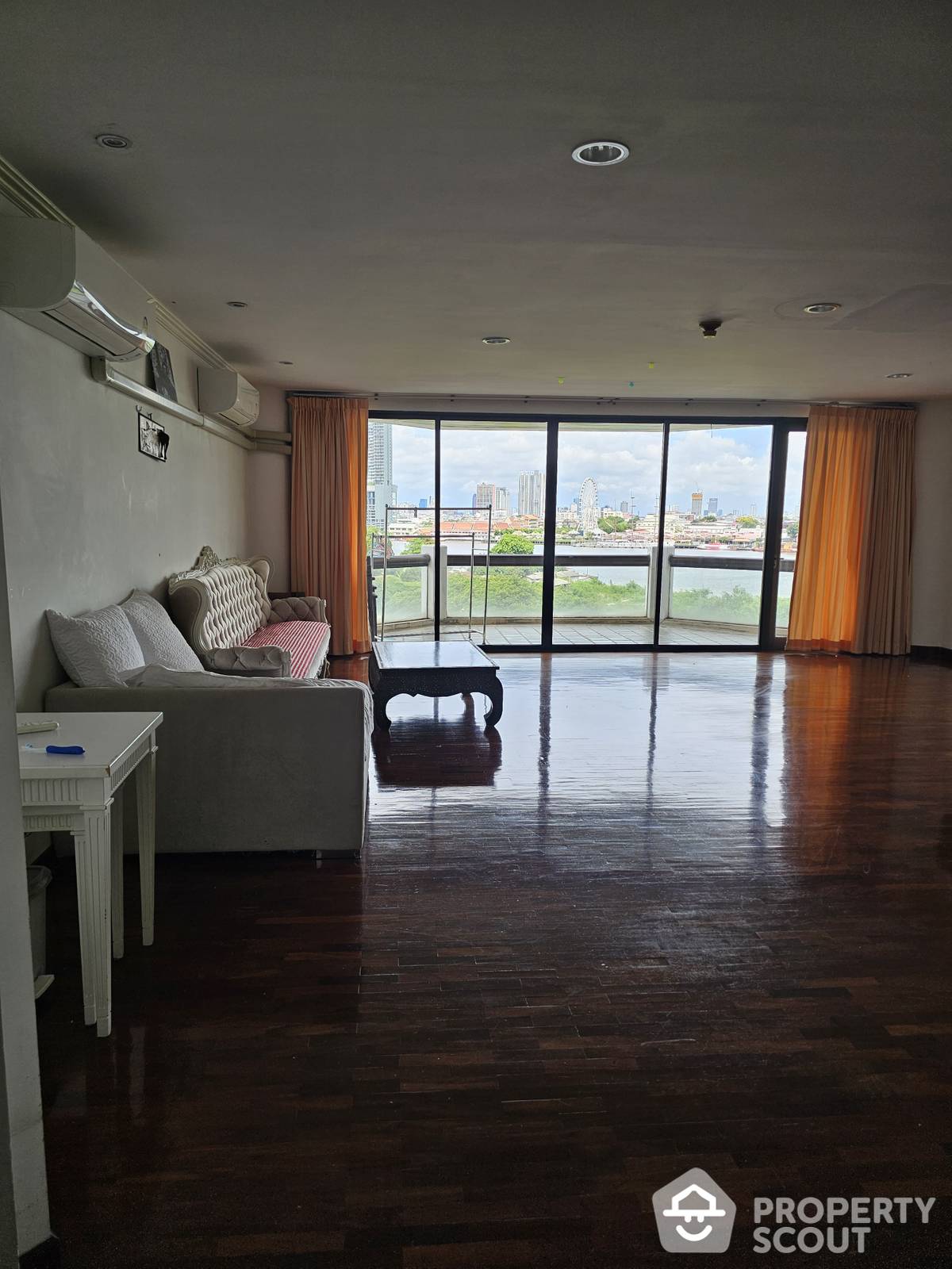 For SaleCondoWongwianyai, Charoennakor : 3-BR Condo at Tridhos City Marina near BTS Wongwian Yai