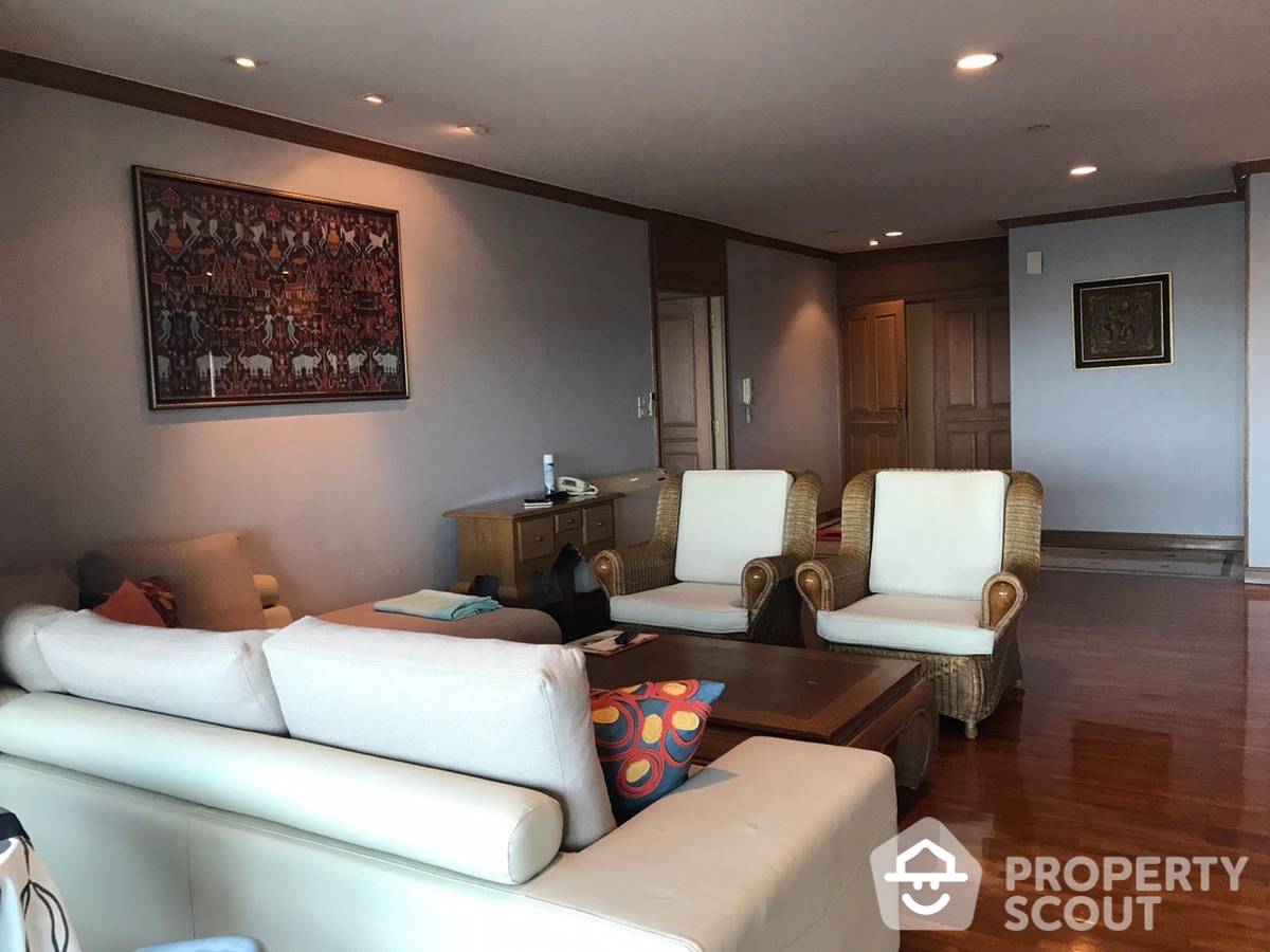 For RentCondoSathorn, Narathiwat : 3-BR Condo at Sathorn Gardens near MRT Si Lom