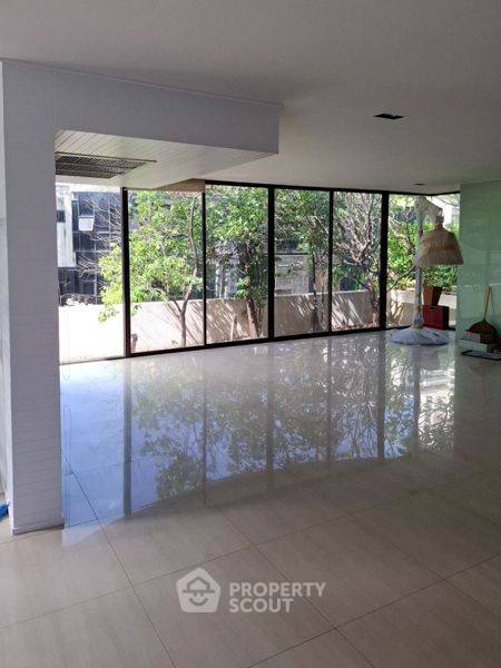 ขายคอนโดสุขุมวิท อโศก ทองหล่อ : คอนโด 3-ห้องนอน ที่ ศุภาลัย เพลส สุขุมวิท 39 ใกล้ BTS พร้อมพงษ์