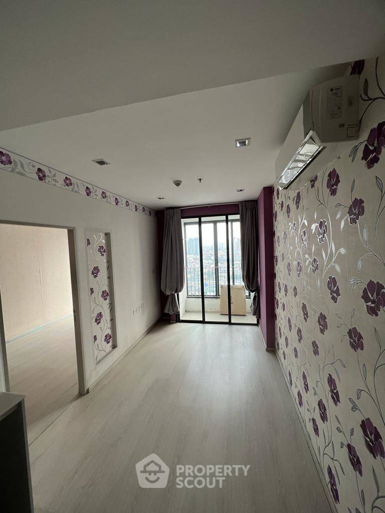 For SaleCondoWongwianyai, Charoennakor : 1-BR Condo at Ideo Mobi Sathorn near BTS Krung Thon Buri