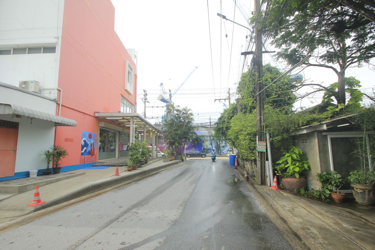 ขายที่ดินราษฎร์บูรณะ สุขสวัสดิ์ : ที่ดินพุทธบูชา40 สวนธนบุรีรมย์ เทคโนโลยีพระจอมเกล้าธนบุรี ที่ดินถมแล้ว ที่สร้างบ้าน สำนักงาน ทำเลดี เดินทางสะดวก 315.8 ตารางวา ราคาพิเศษ