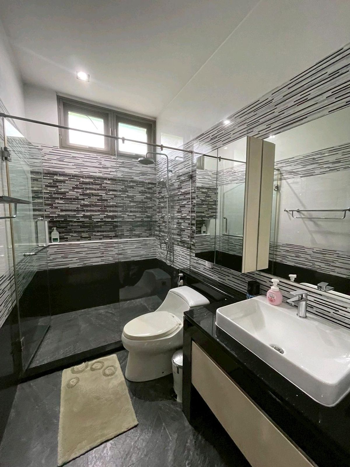 For SaleHousePattanakan, Srinakarin : 🚩 1 rai of house than Chaloem Phrakiat Rama 9 Road, good price. 69 million 💥