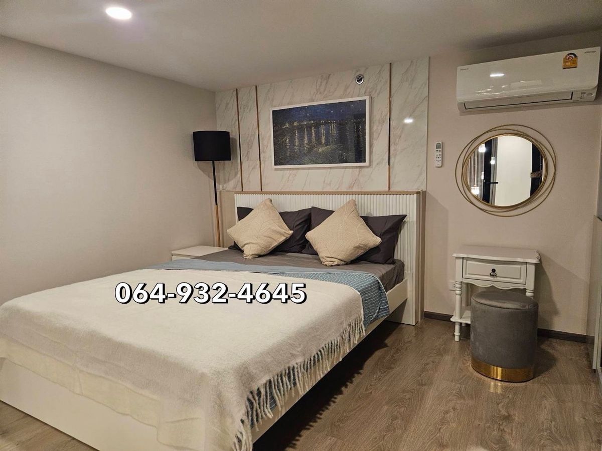 ให้เช่าคอนโดรัชดา ห้วยขวาง : SOHO bangkok Ratchada Duplex Loft 1Bedroom 38Sq.m Floor 19 Clear View & Never Been Living CALL KEn 064-932-4645