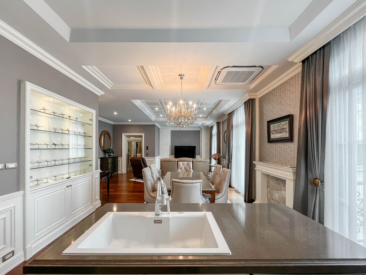 For RentRama9, Petchburi, RCA : For rent 2 bedroom penthouse, 4th floor, Soi Sukhumvit 61 [HV250401]