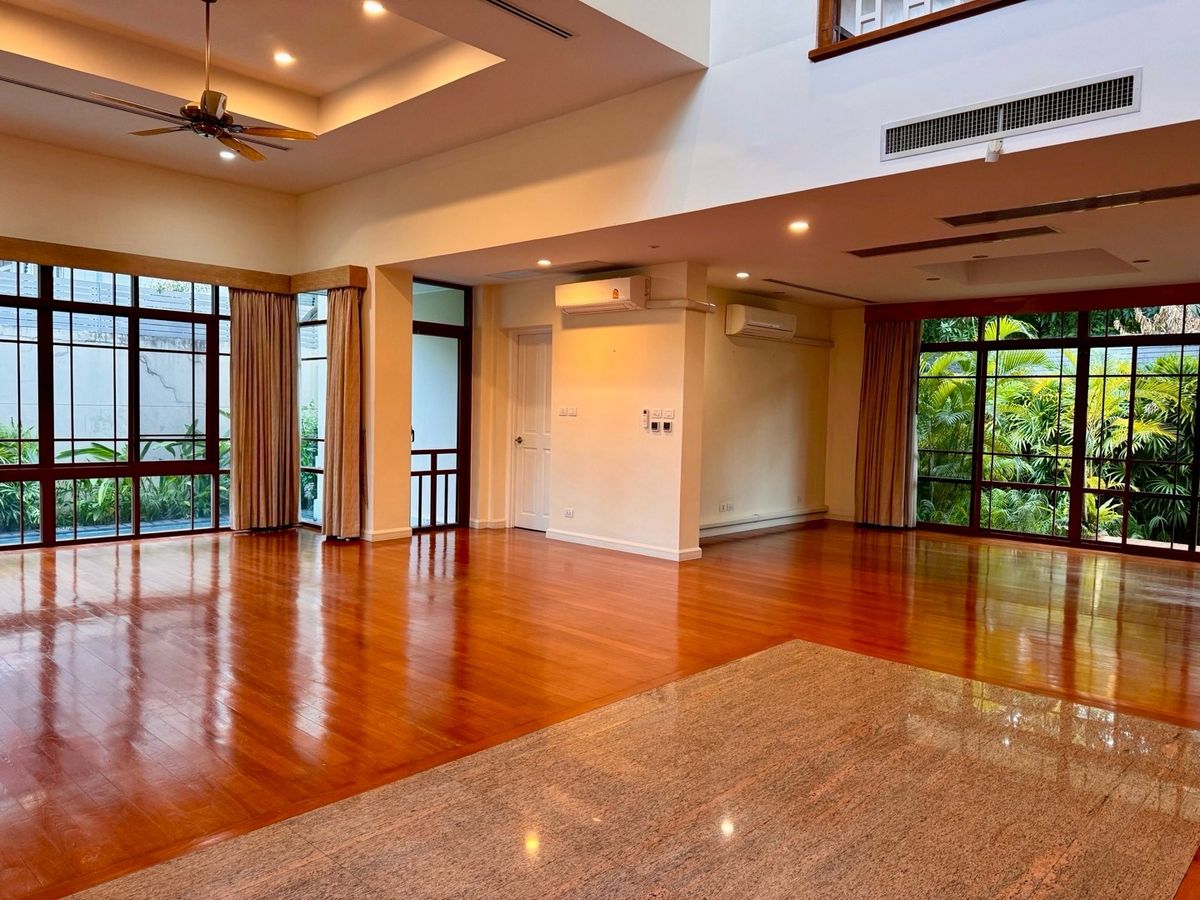 ให้เช่าบ้านอ่อนนุช อุดมสุข : เช่าบ้านหรู Baan Sansiri สุขุมวิท 67 แบบบ้าน Type B 4 นอน 5 น้ำ พื้นที่ 490 ตรม ทำเลทอง เดินทางสะดวก 