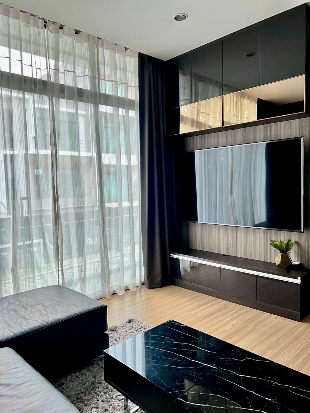 ให้เช่าทาวน์โฮมพัฒนาการ ศรีนครินทร์ : ให้เช่า Townhome 3.5 ชั้น หลังมุม (พร้อมพื้นที่ด้านข้าง) โครงการ Nirvana Define ศรีนครินทร์ - พระราม 9 บ้านสวย บิ้วอินทั้งหลัง พร้อมอยู่ ใกล้ทางด่วนพระราม 9 และรถไฟฟ้าสายสีเหลือง