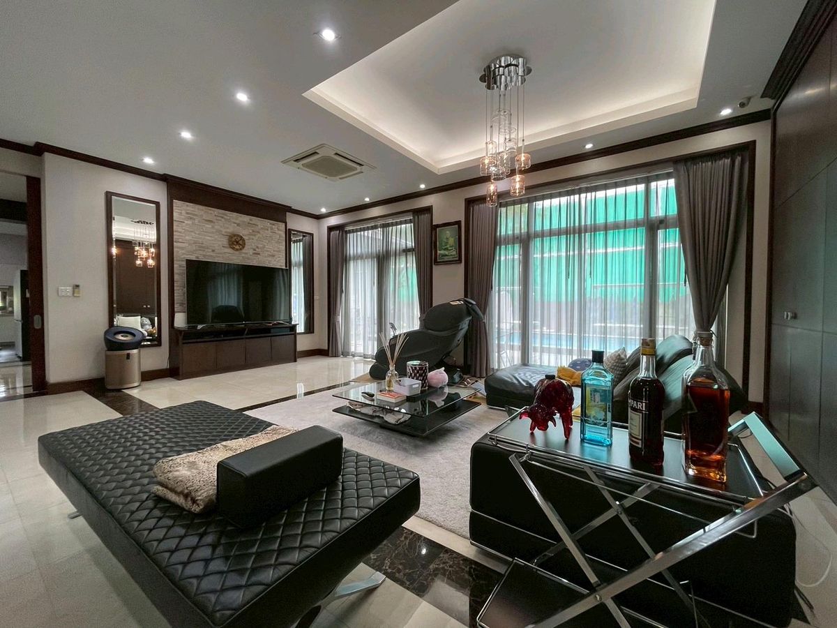 For SaleHousePattanakan, Srinakarin : 🚩 1 rai of house than Chaloem Phrakiat Rama 9 Road, good price. 69 million 💥