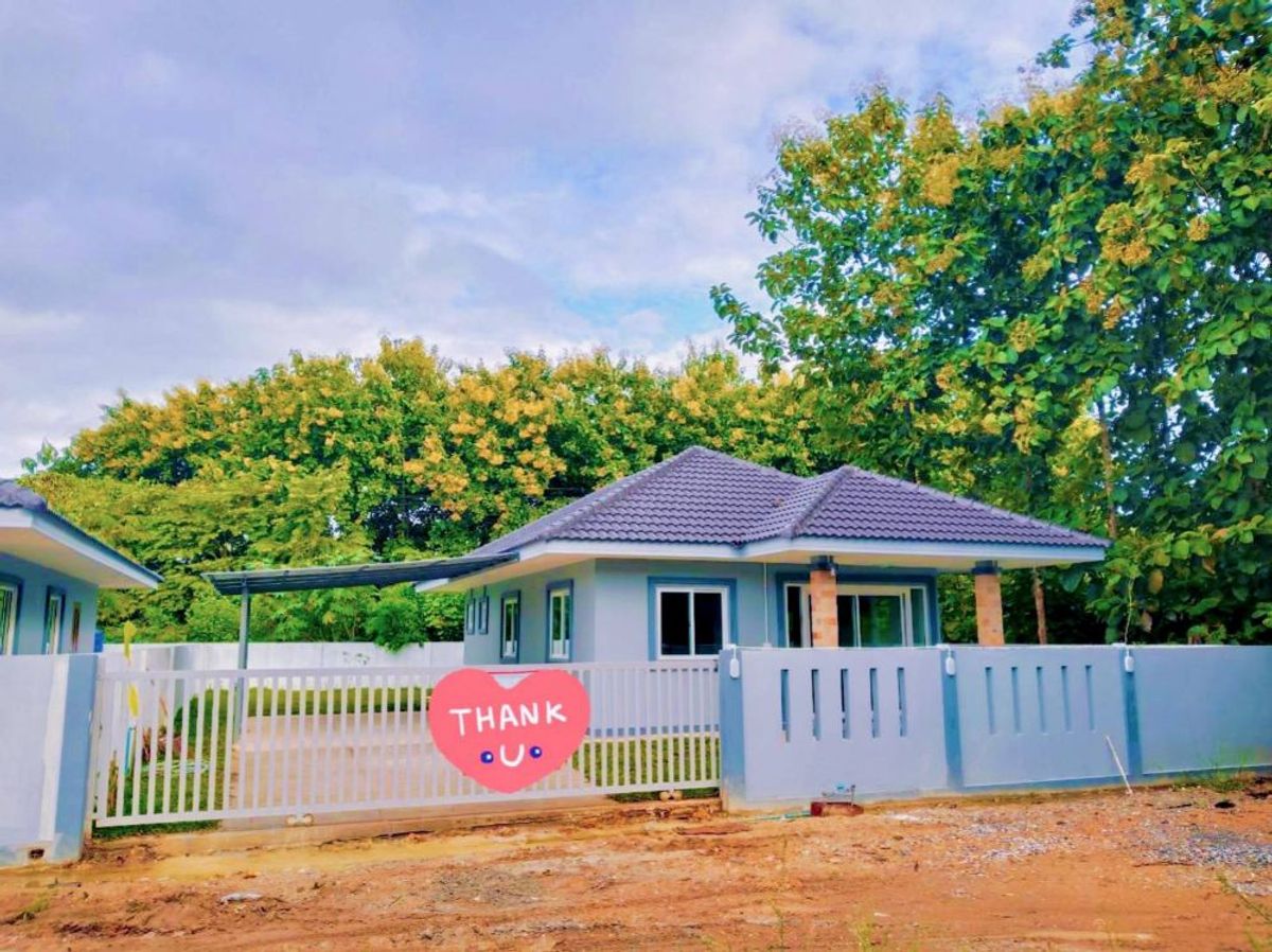 ขายบ้านลำพูน : ขายบ้านเดี่ยว ชั้นเดียว สไตล์ปั้นหยา ลดพิเศษ 200,000 บ./หลัง พร้อมเข้าอยู่ ทำเลดี ห่างจากเชียงใหม่เพียง 20 กม.