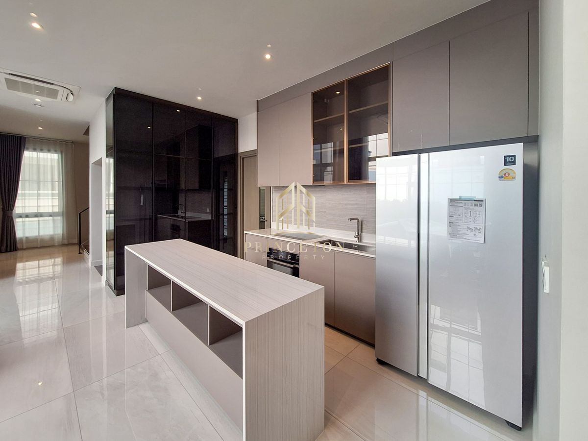 บ้านพัฒนาการ ศรีนครินทร์ : ขายหรือให้เช่า มอลตัน เกทส์ กรุงเทพกรีฑา พร้อมสระว่ายน้ำส่วนตัว 📞092-4252445 Malton Gates Krungthep Kreetha